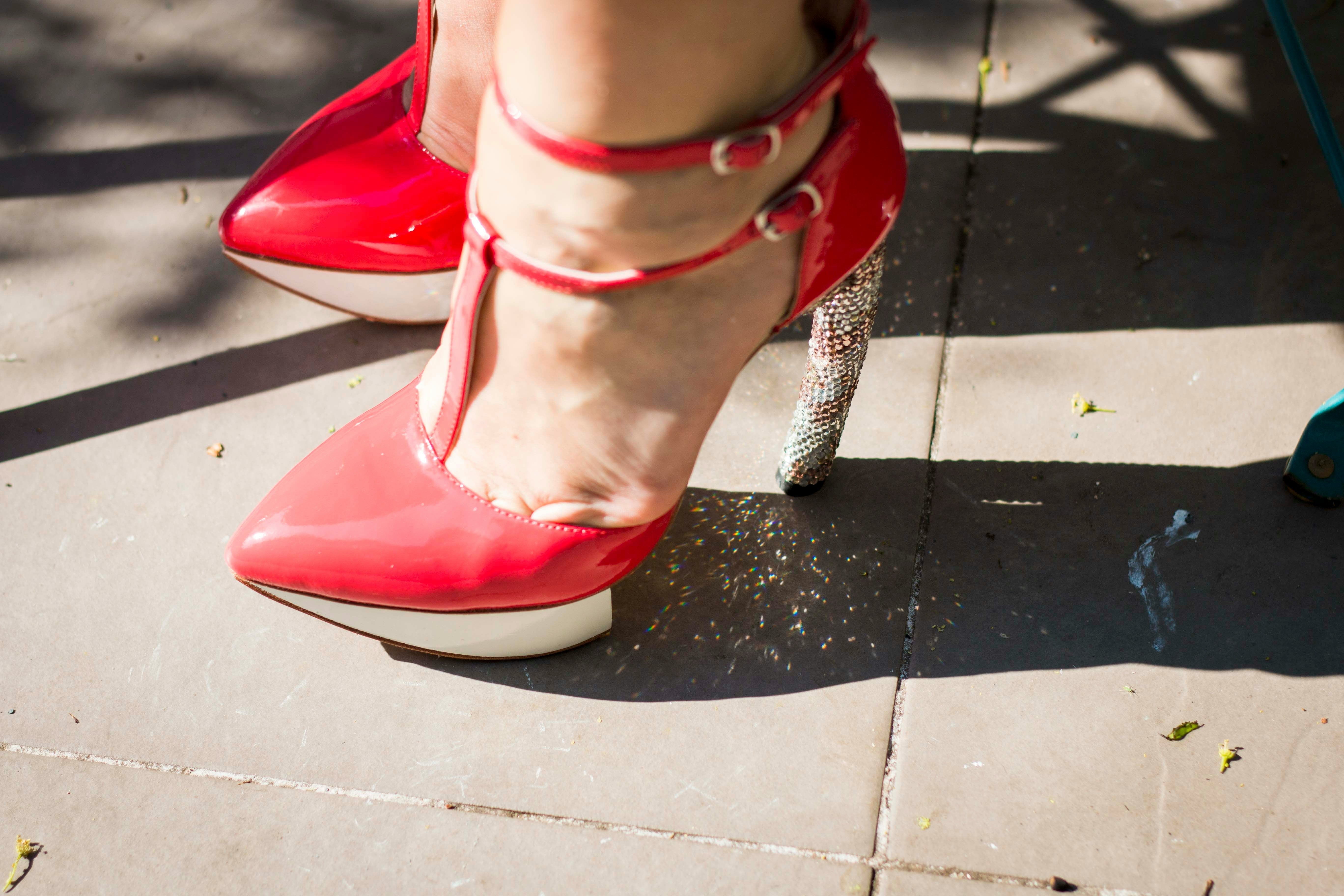 Clear Heels: The See-Through Shoe That Goes Everywhere in 2025