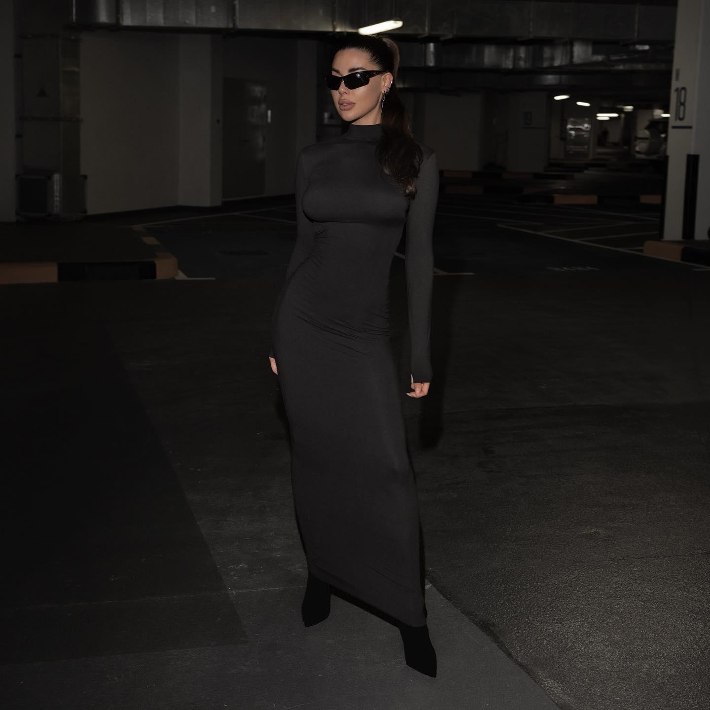 Azura Long Sleeve Backless Maxi Dress - Black / S - Mermaid Way