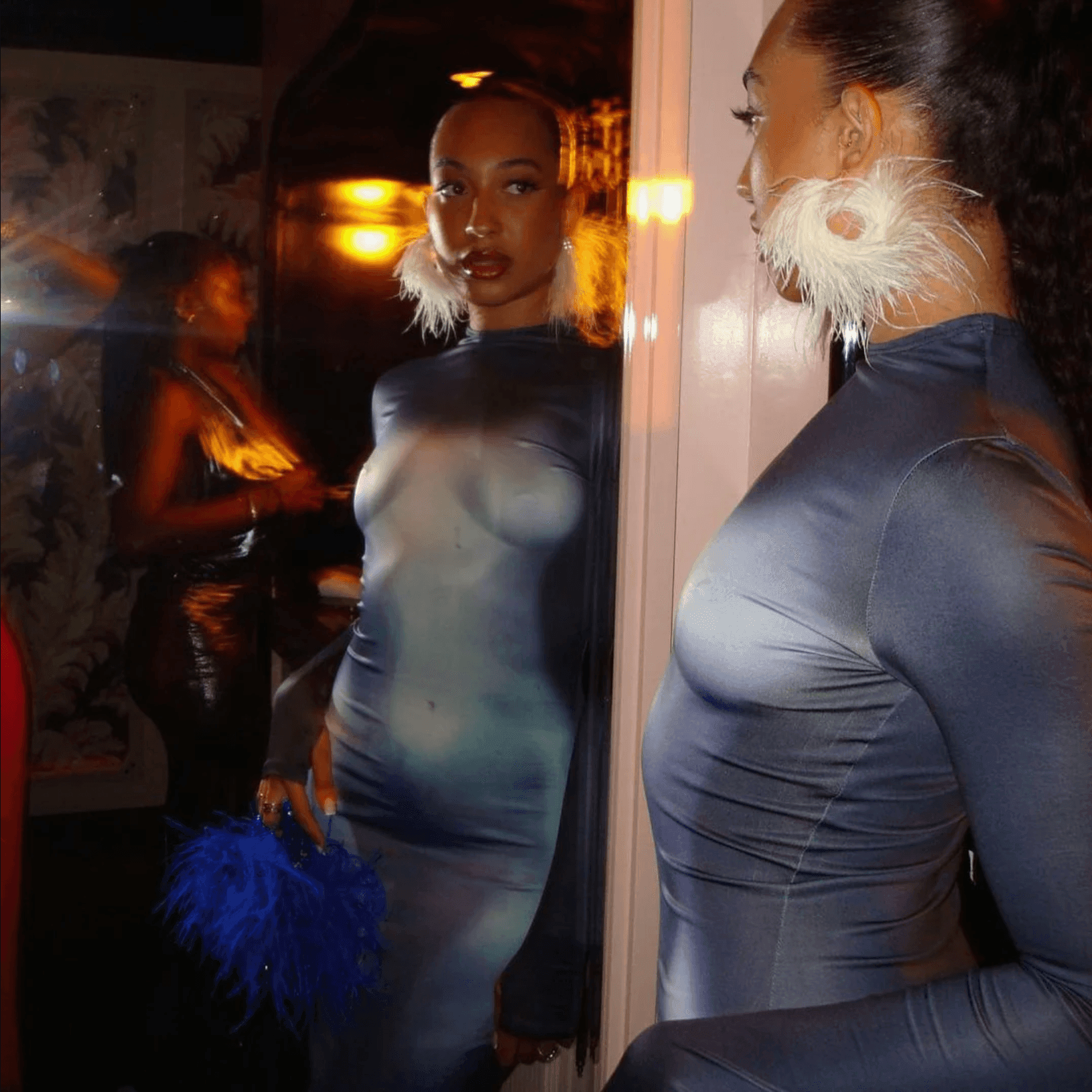 Satin bodycon dress with a party look