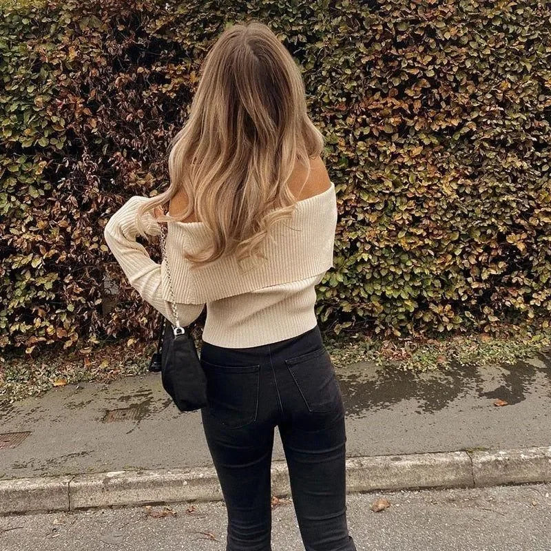 off-shoulder ribbed top with chain strap bag, casual style