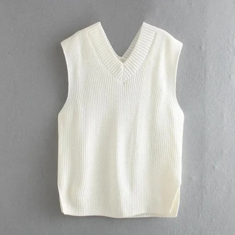 ribbed knit sleeveless top with V-neck