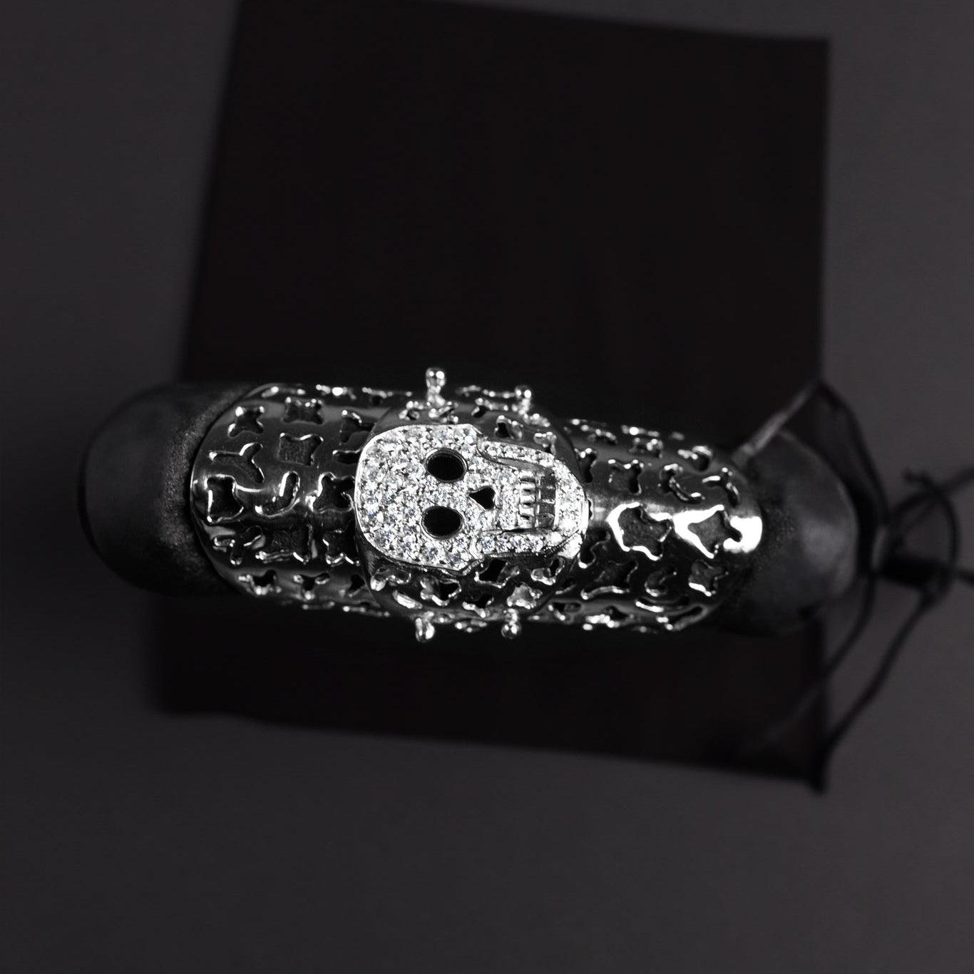 Skull Ring with Sparkling Stones - Silver - Mermaid Way