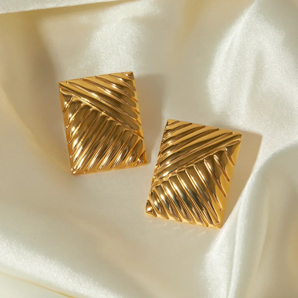 Square Lined Gold Earings Mermaid Way