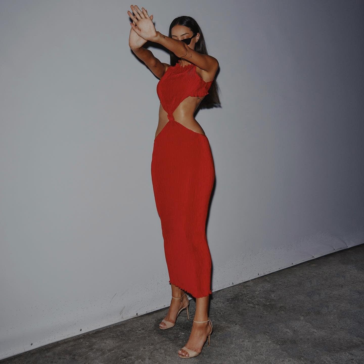 Tell Me Nothing Pleated Maxi Dress - Red / S - Mermaid Way