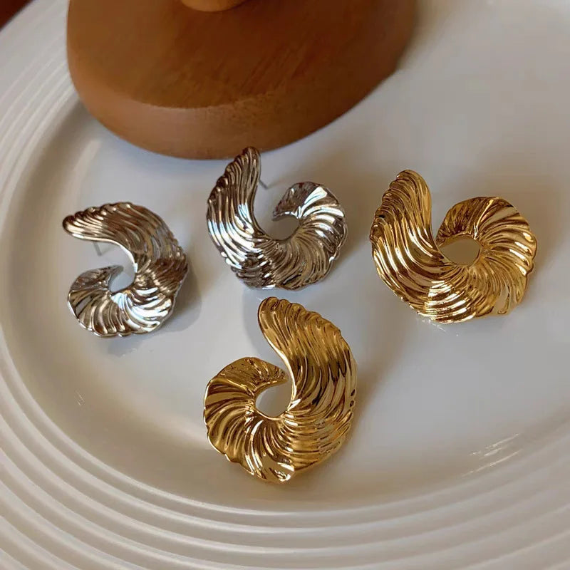 Twist of Light Spiral Stud Earrings - Gold - Mermaid Way